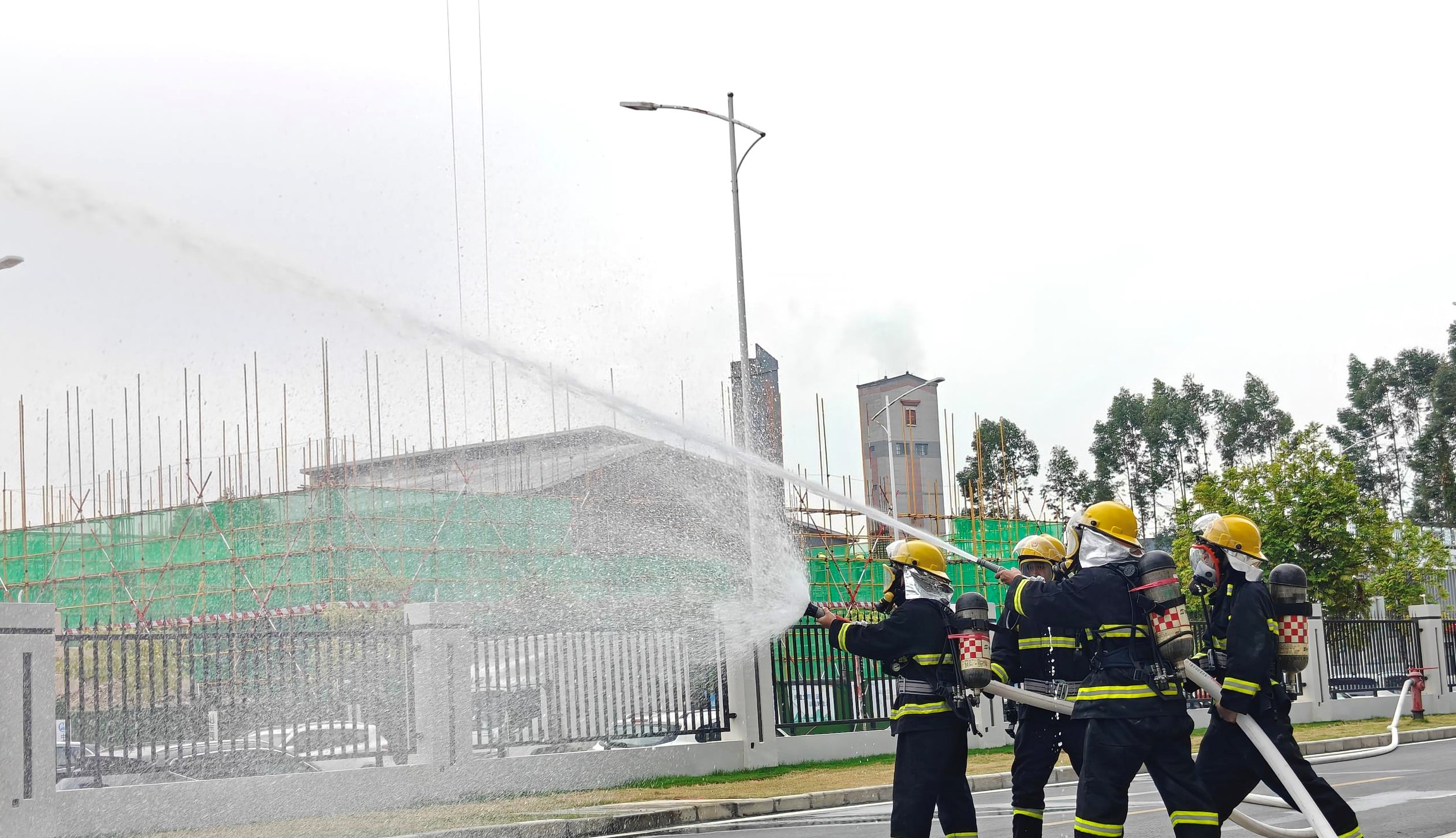 筑牢防火墙！必赢亚洲科技发展结合消防演习